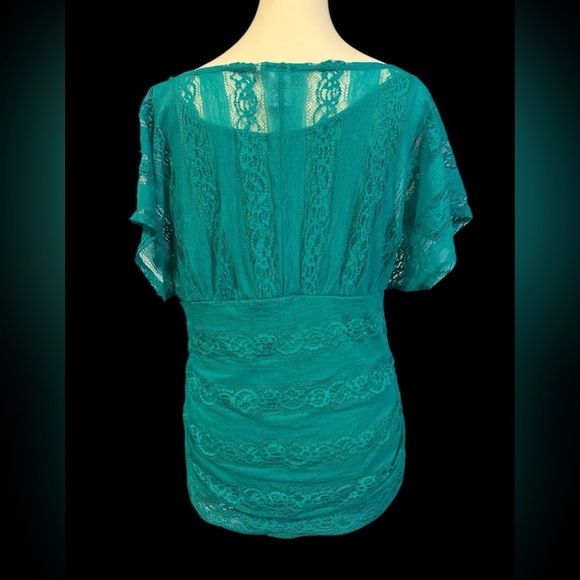 Elegant Teal Lace Top - Picture 4 of 6